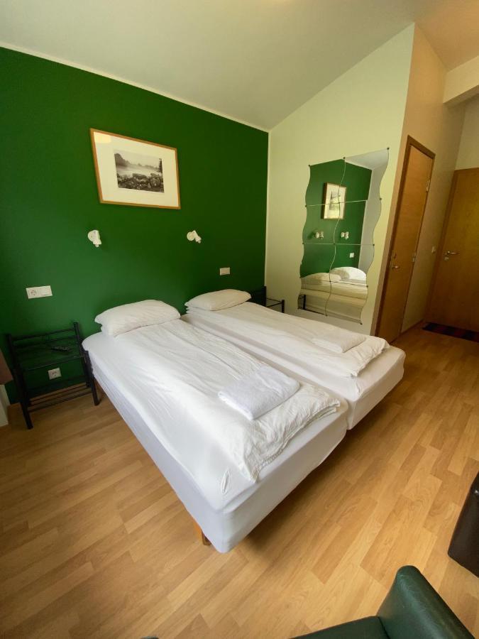 Hoergsland Guesthouse ภายนอก รูปภาพ